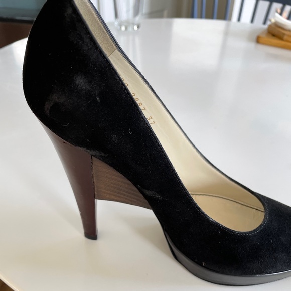 YSL Suede Almond Toe pump with purple heel - Picture 2 of 13